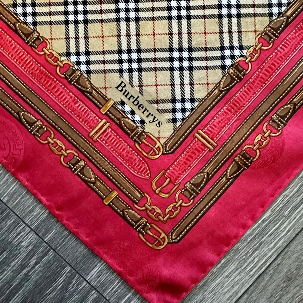 Burberry classic silk